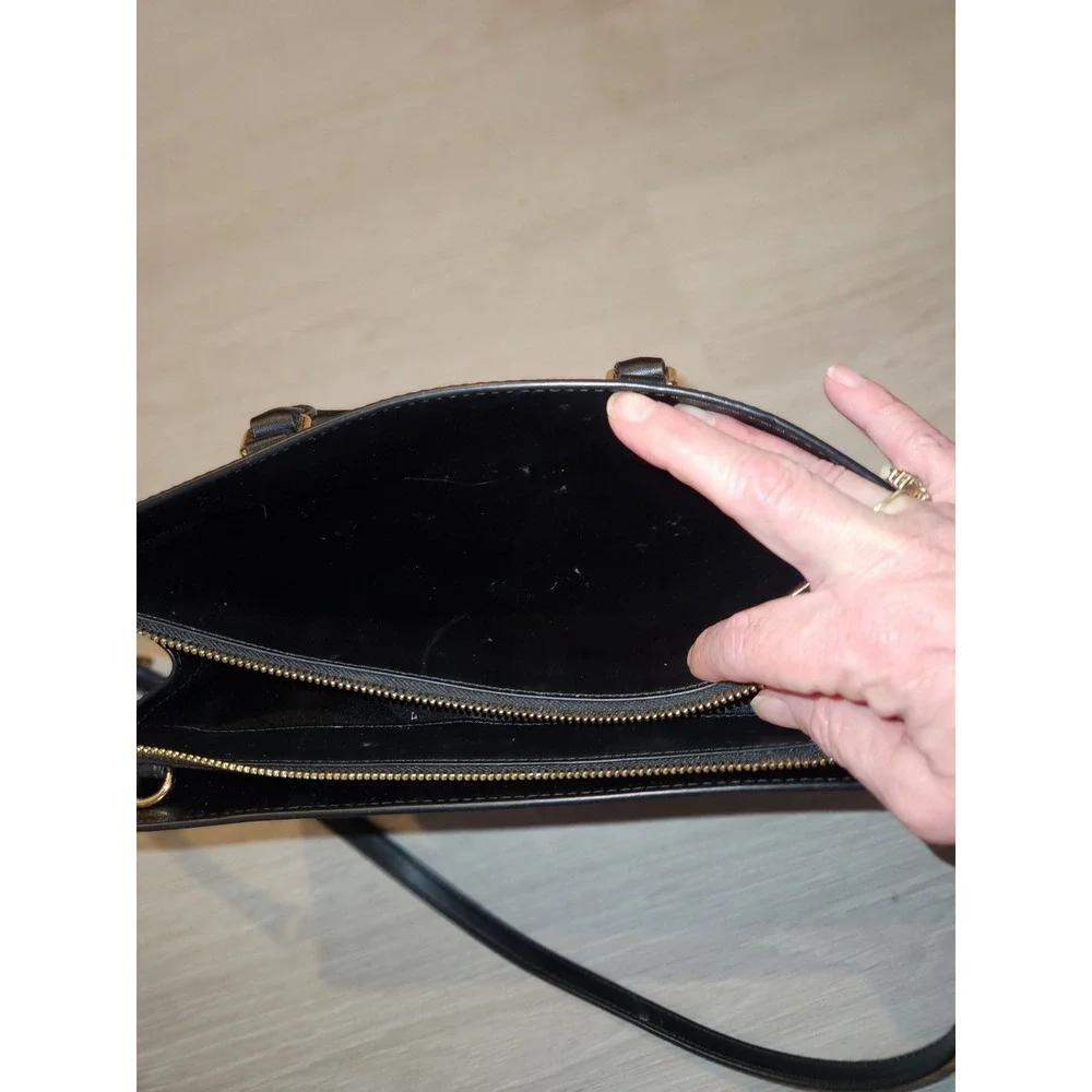 Michael Kors NEW Sheila Black‎ Saffiano Leather Satchel Handbag Strap designer